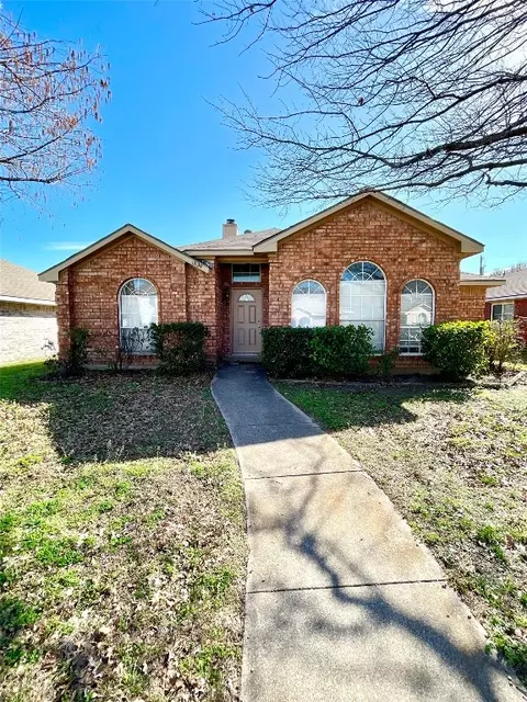 13130 Green Valley Dr, Balch Springs, TX 75180