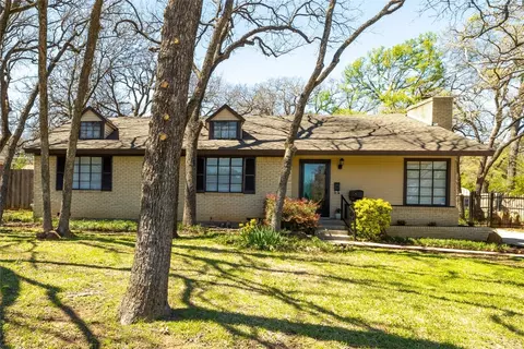 1720 Lake Shore Dr, Fort Worth, TX 76103