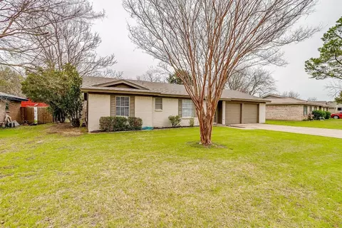 1000 Darnell Ave, Benbrook, TX 76126
