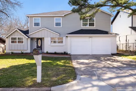 3432 Falcon Dr, Forest Hill, TX 76119