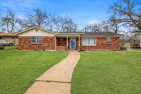 7200 Hightower St, Fort Worth, TX 76112