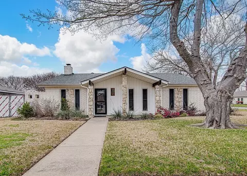 5517 Susan Lee Ln, North Richland Hills, TX 76180