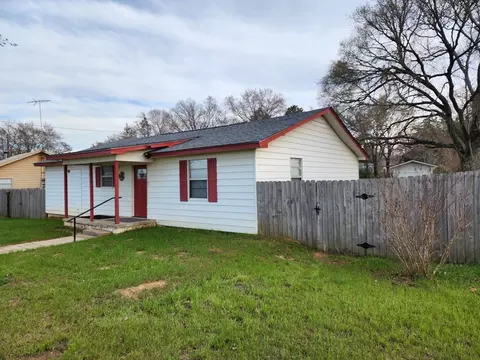 161 An County Road 422, Palestine, TX 75803