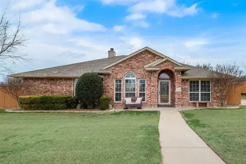 904 Foxwood Ln, Wylie, TX 75098