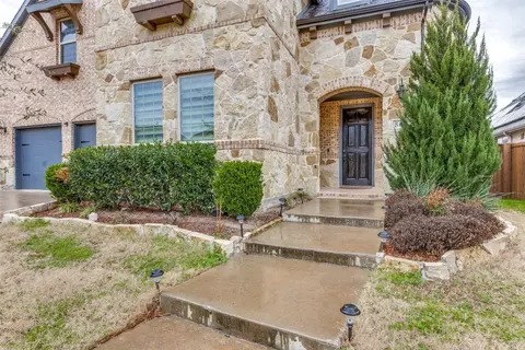 500 Lomax Ln, Fort Worth, TX 76131