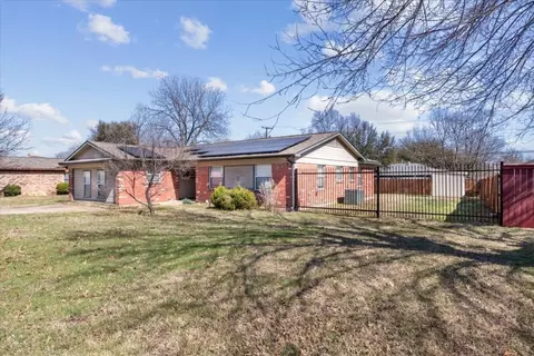 3109 N Calais St, Sherman, TX 75090
