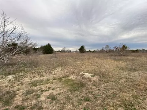 327 Green Mound Dr, Glenn Heights, TX 75154