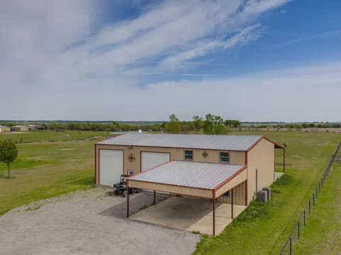 690 N Armstrong Rd, Venus, TX 76084