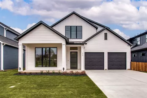 317 Rusk St, Roanoke, TX 76262