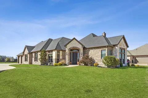 1011 Chester Ct, Midlothian, TX 76065