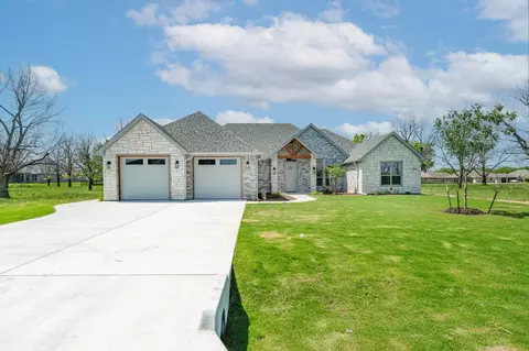 3703 Tremont Ln, Granbury, TX 76049