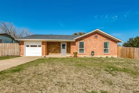 705 Lisa Ln, Cedar Hill, TX 75104