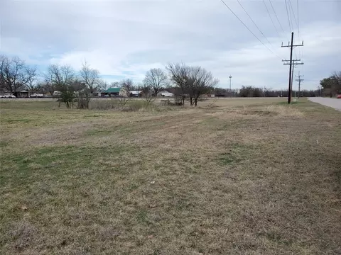 901 W Cherokee Ave, Comanche, TX 76442