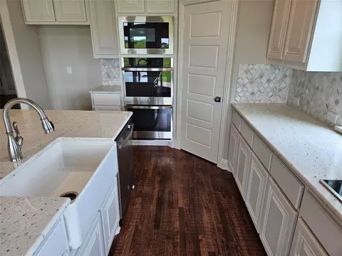 Kitchen - 301 Morrison Rd, Howe, TX 75459 photo 2 of 3
