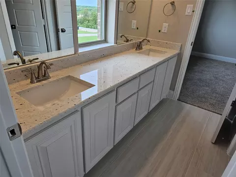 Bath - 301 Morrison Rd, Howe, TX 75459 photo 2 of 6
