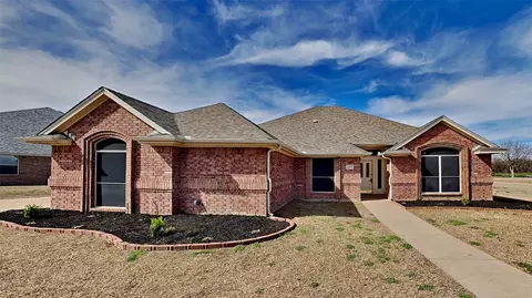 137 Honeysuckle Dr, Justin, TX 76247
