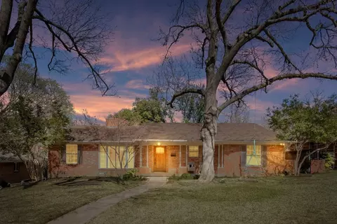 9277 Cliffmere Dr, Dallas, TX 75238