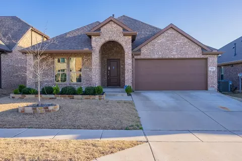 325 Burr Ln, Fate, TX 75189