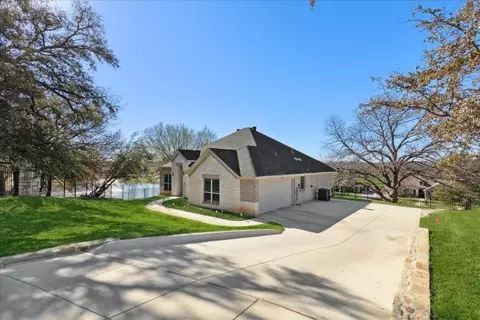 112 Hannah Ct, Weatherford, TX 76085