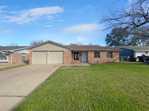 2205 Hackberry Dr, Arlington, TX 76013