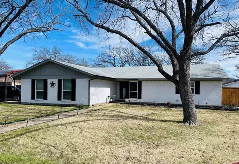 498 Oakwood Dr, Eastland, TX 76448