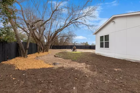 Exterior - 2011 Chiesa Rd, Rowlett, TX 75088 photo 6 of 7
