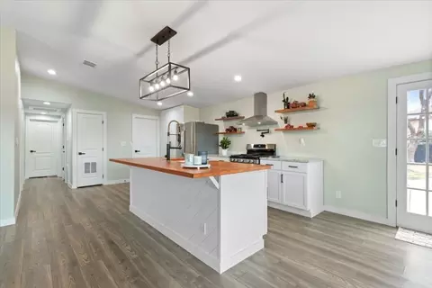 Kitchen - 2011 Chiesa Rd, Rowlett, TX 75088 photo 2 of 6