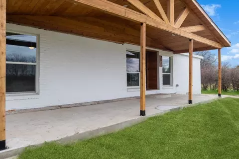 Exterior - 2011 Chiesa Rd, Rowlett, TX 75088 photo 4 of 7