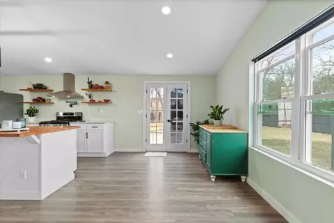 Kitchen - 2011 Chiesa Rd, Rowlett, TX 75088 photo 3 of 6