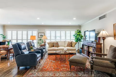 6148 Bandera Ave #D, Dallas, TX 75225