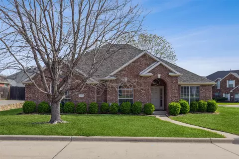 3000 Saint Amanda Dr, Mansfield, TX 76063