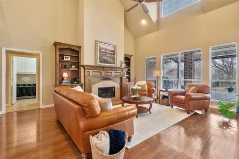 Living - 3414 Toler Rd, Rowlett, TX 75089 photo 2 of 4
