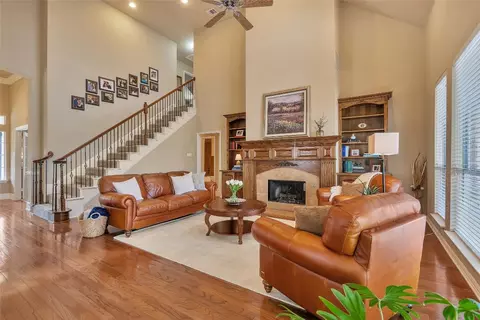 Living - 3414 Toler Rd, Rowlett, TX 75089 photo 3 of 4