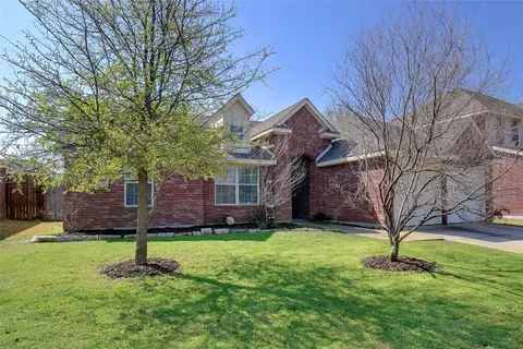 2704 Clubhouse Dr, Denton, TX 76210
