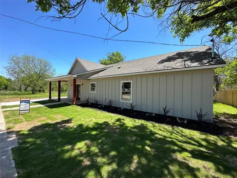 Exterior - 622 E Chambers St, Cleburne, TX 76031 photo 2 of 10