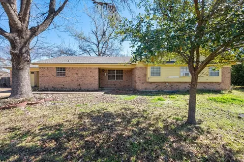 124 Forest Dr, Fairfield, TX 75840