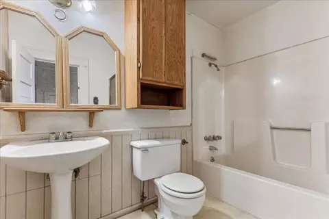 Bath - 604 W State St, Terrell, TX 75160 photo 3 of 3