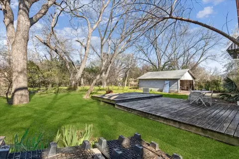 Exterior - 604 W State St, Terrell, TX 75160 photo 5 of 9