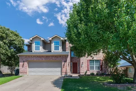 2105 Sandstone Ct, Mansfield, TX 76063
