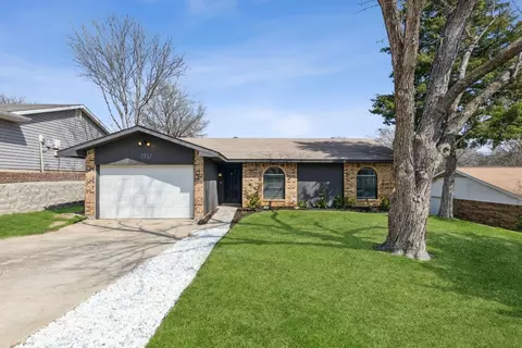 1921 Angelina Dr, Garland, TX 75040