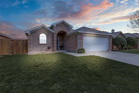 7337 Grass Valley Trl, Fort Worth, TX 76123