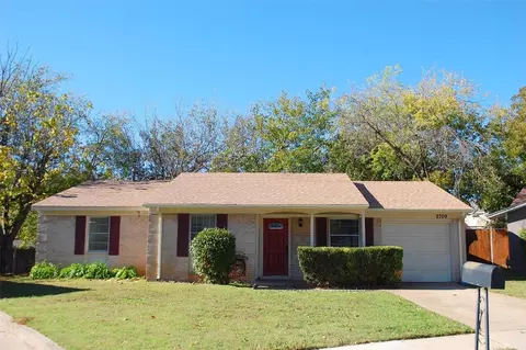 2709 Marvin Pl, Arlington, TX 76010