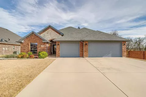 1821 Colorado Ct, Burleson, TX 76028