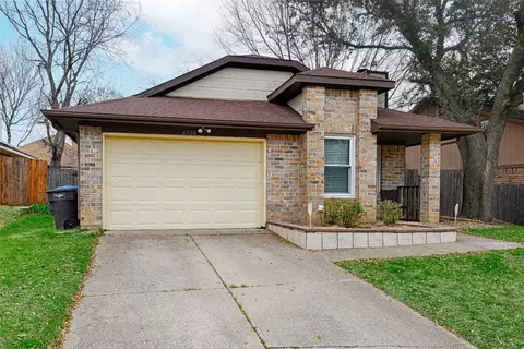 6728 Windwillow Dr, Fort Worth, TX 76137
