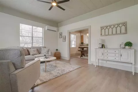 405 White Ave, Bynum, TX 76631