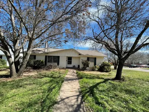 1801 Meadowbrook Dr, Abilene, TX 79603
