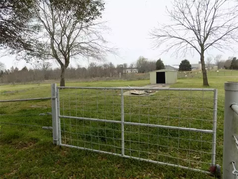 Exterior - 126 Smith St, Eustace, TX 75124 photo 3 of 5