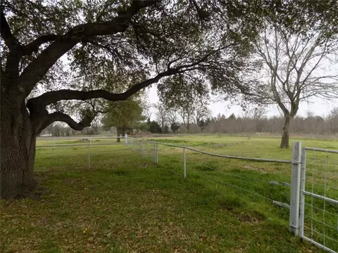 View/Area - 126 Smith St, Eustace, TX 75124 photo 2 of 3