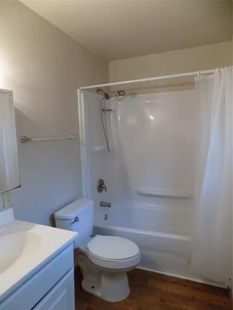 Bath - 126 Smith St, Eustace, TX 75124 photo 1 of 4