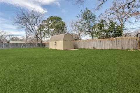 Exterior - 200 E Pleasantview Dr, Hurst, TX 76054 photo 3 of 3